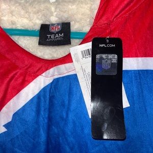 Brand new with tags reversible Buffalo Bills Colorblock hoodie